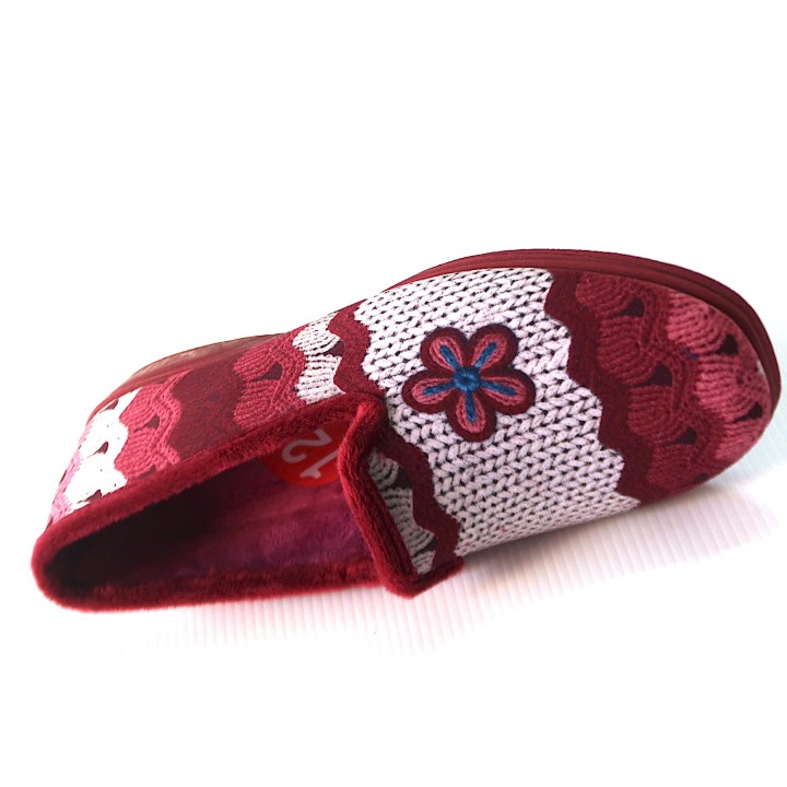 Zapatillas de Hello Kitty a Tuti, Pretty adelante