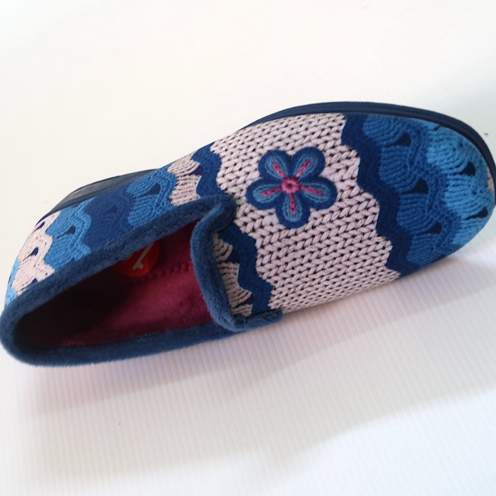 Zapatillas de Hello Kitty a Tuti, Pretty adelante
