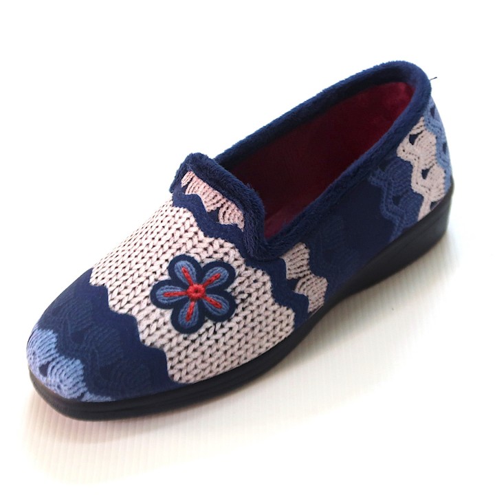 Zapatillas de Hello Kitty a Tuti, Pretty adelante