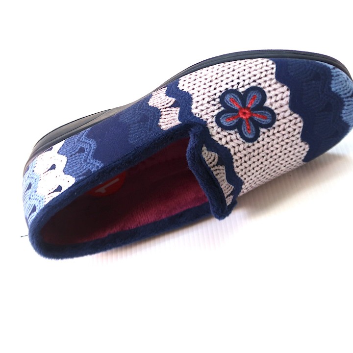 Zapatillas de Hello Kitty a Tuti, Pretty adelante