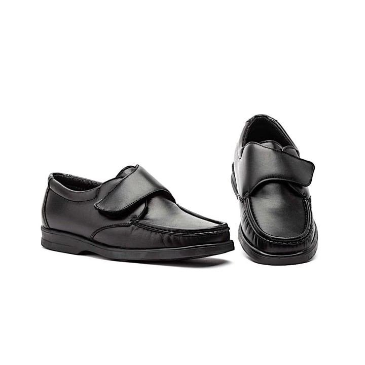 CL-C330-negro-1.jpg.  jam.   Zapato muy cómodo para ponérselo y quitárselo porque tiene velcro